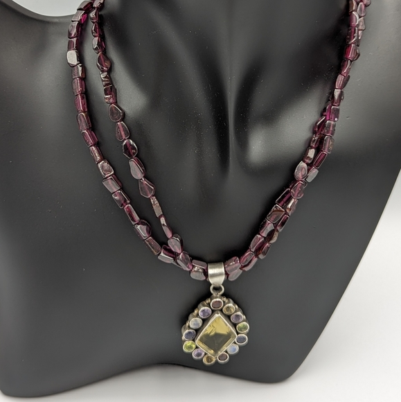 Beautiful garnet Sterling two strand necklace with multi gem's pendant - Picture 12 of 13